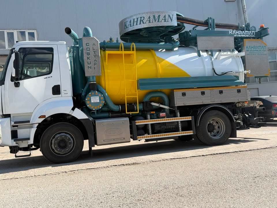 Ataşehir'de gece bir acil vidanjör çağrısına giden araç ve ekip